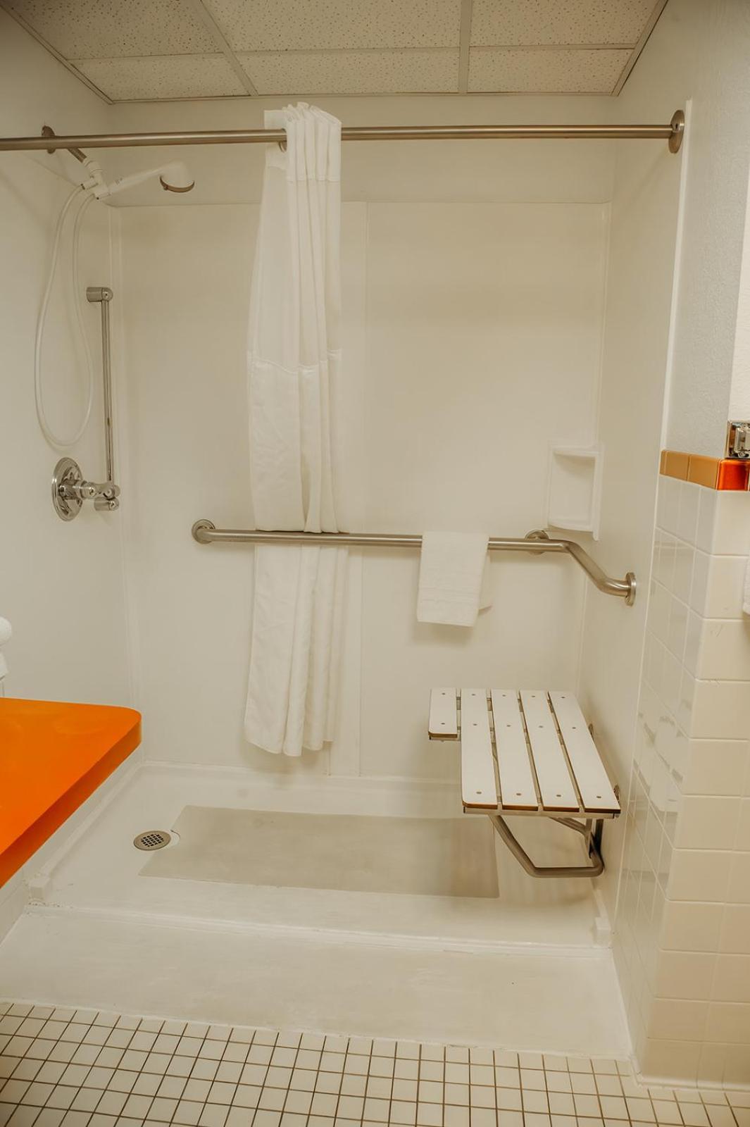 Country Garden & Suites Benton Экстерьер фото
