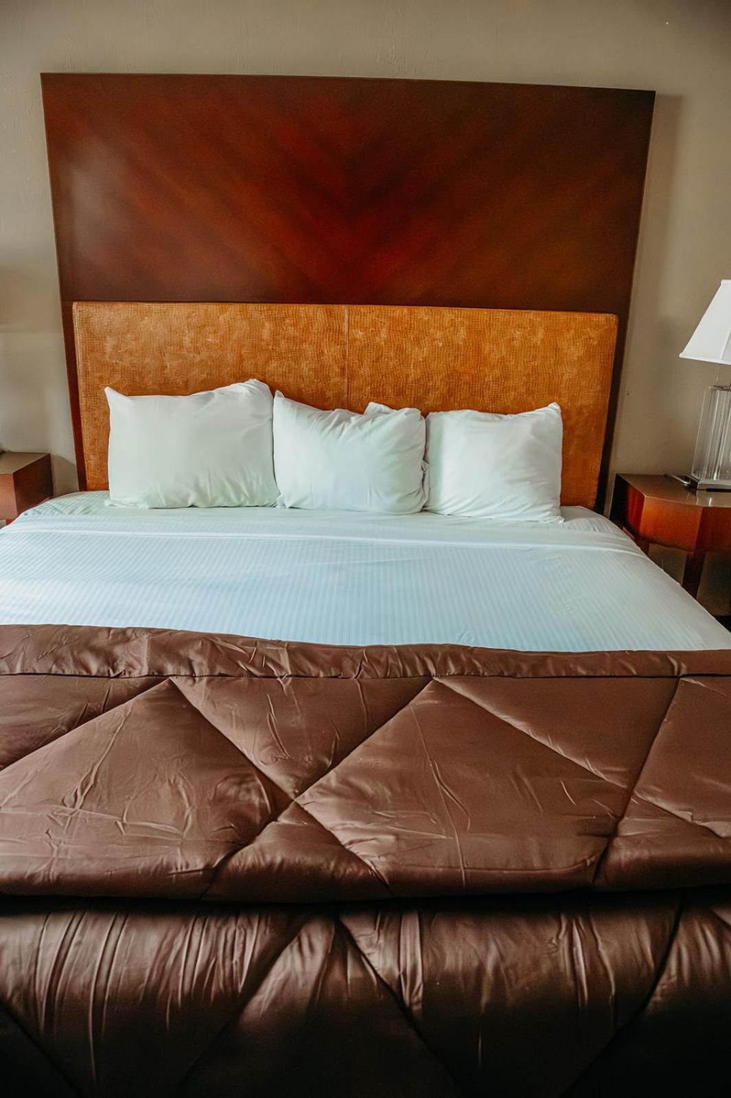Country Garden & Suites Benton Экстерьер фото