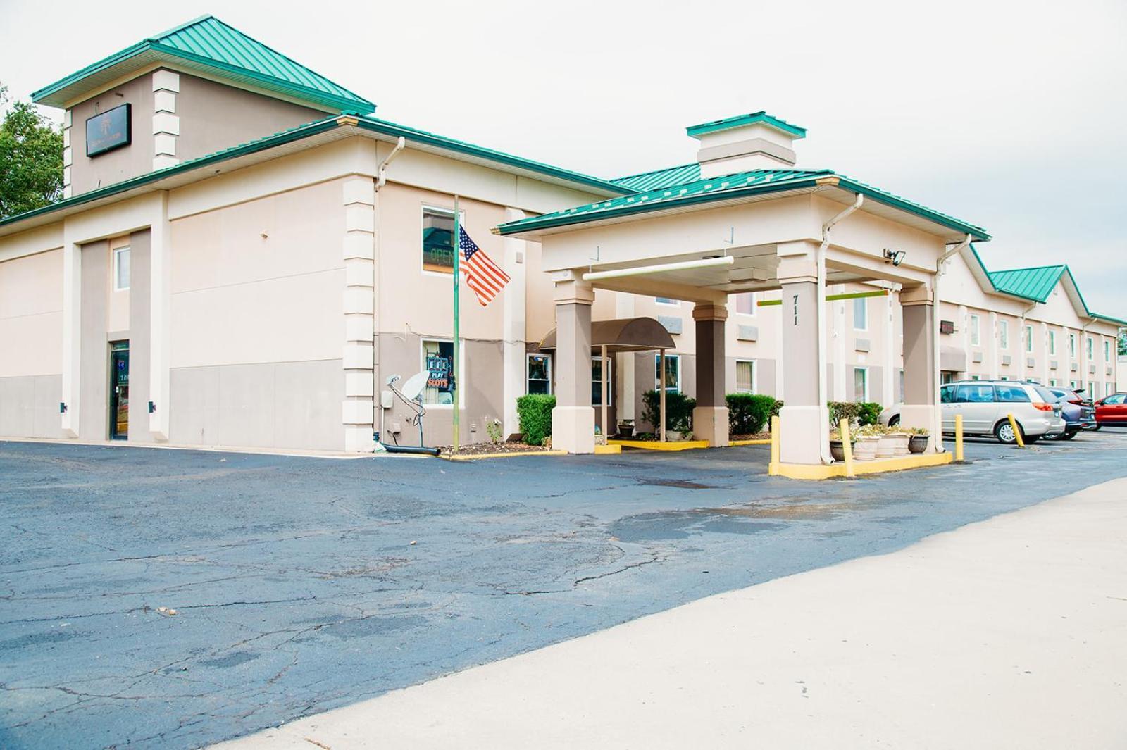 Country Garden & Suites Benton Экстерьер фото