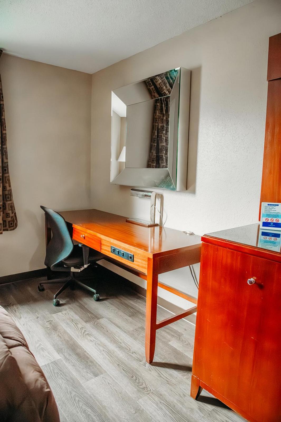 Country Garden & Suites Benton Экстерьер фото
